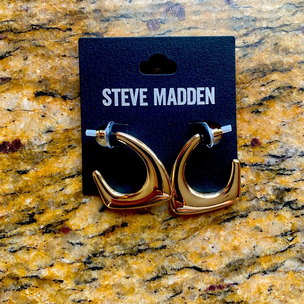NEW Steve Madden thick gold earrings